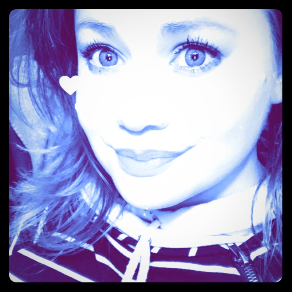 Meet your Posher, Angela